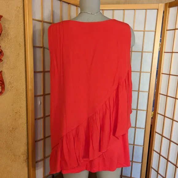 🆕 Alyx sleeveless top, plus size 1X, NEW with tags. Red ruffled - Picture 4 of 10